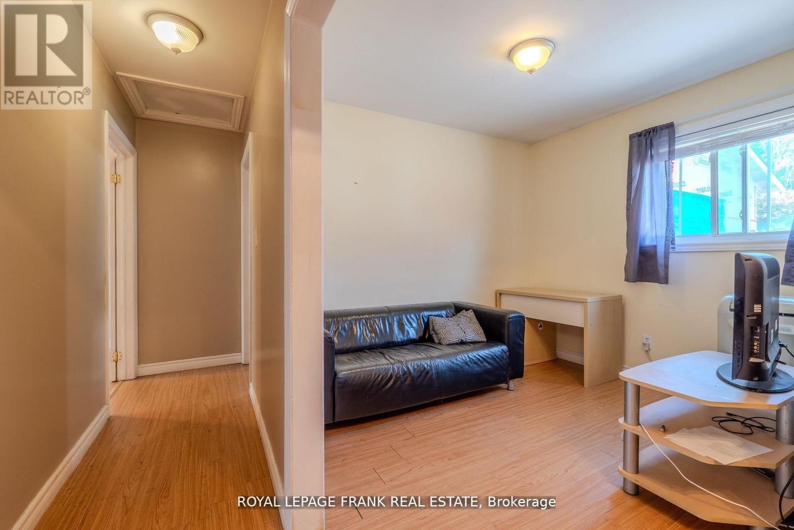 












87 DURHAM STREET W

,
Kawartha Lakes (Lindsay),




Ontario
K9V2P8

