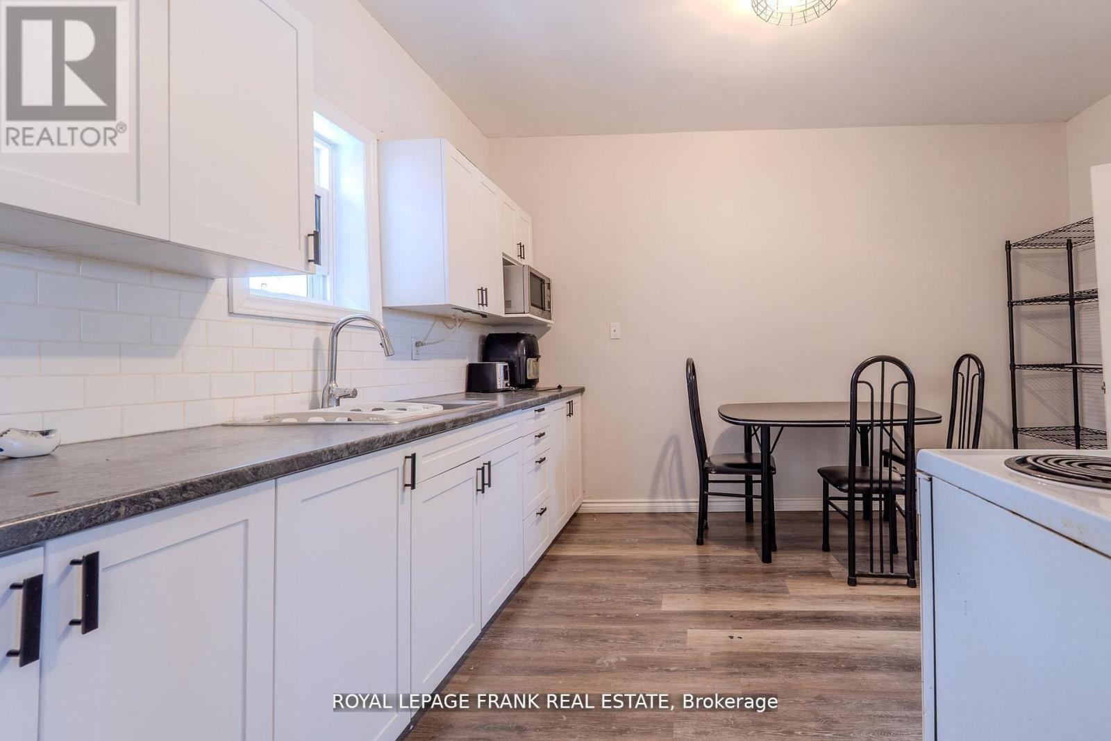 












87 DURHAM STREET W

,
Kawartha Lakes (Lindsay),




Ontario
K9V2P8

