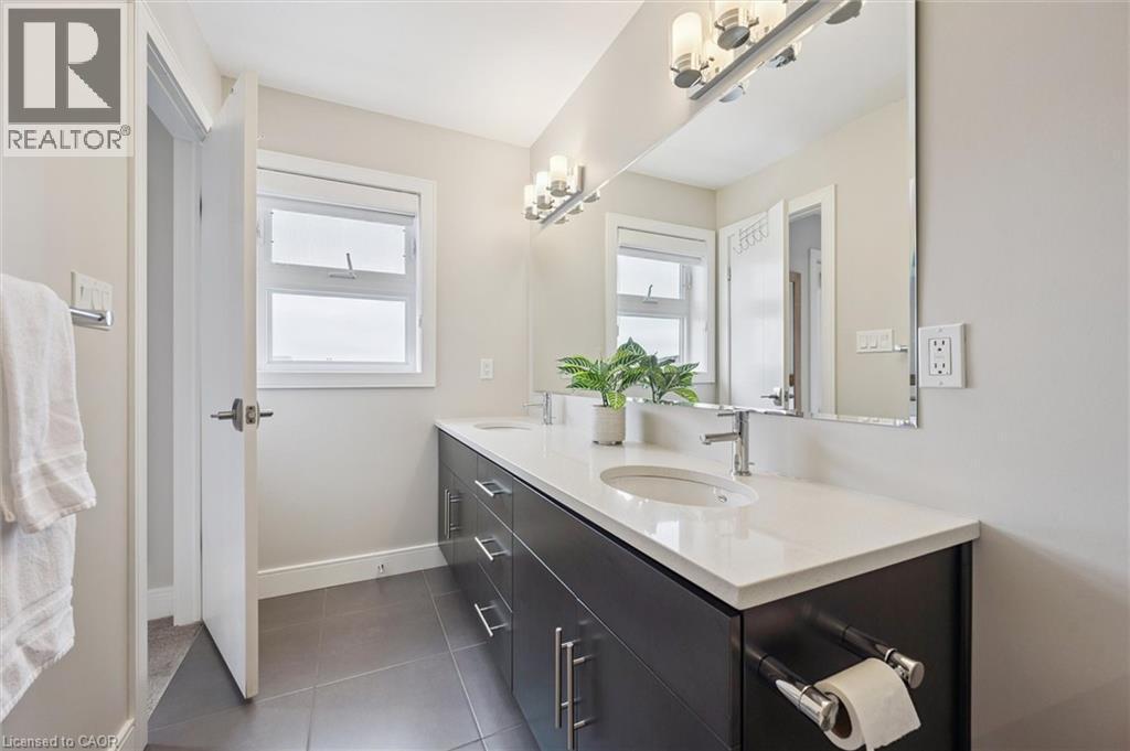 












60 ARKELL Road Unit# 25

,
Guelph,




Ontario
N1L0N7

