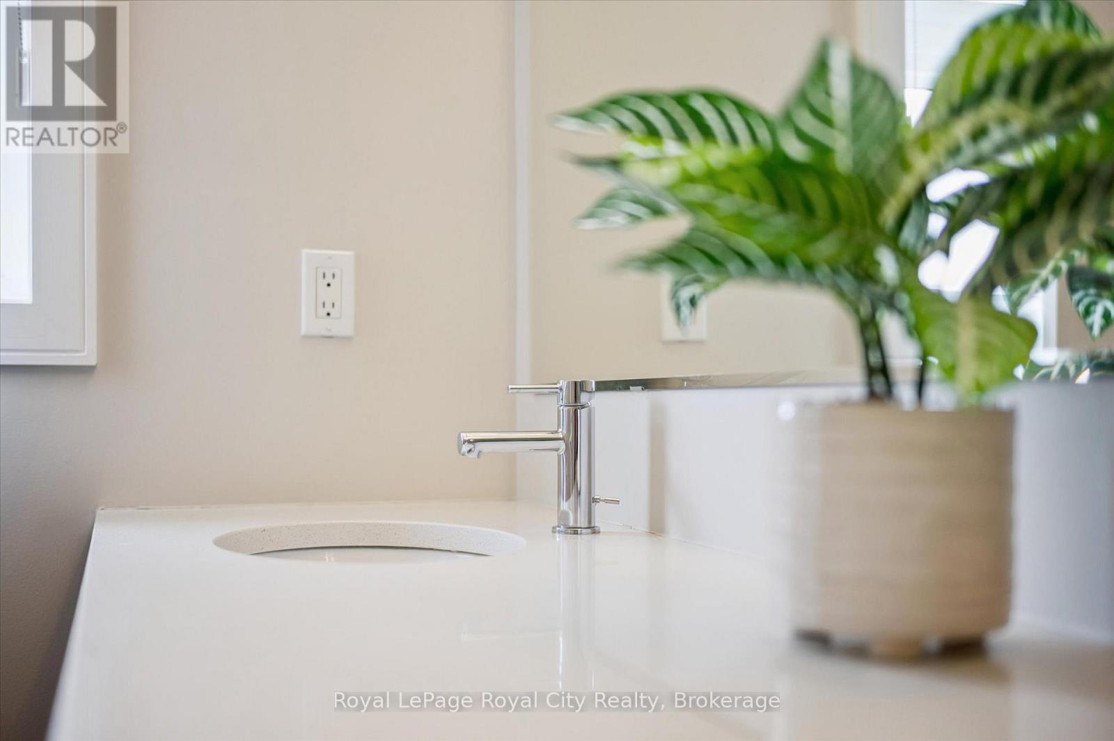 












25 - 60 ARKELL ROAD

,
Guelph (Kortright East),




Ontario
N1L0N7

