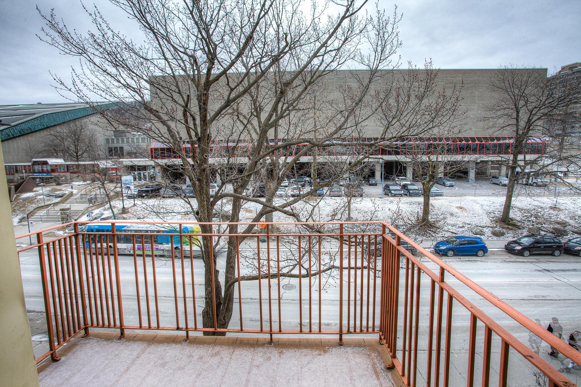 









2135


Boul. Édouard-Montpetit

, 6,
Montréal (Côte-des-Neiges/Notre-Dame-de-Grâce),




QC
H3T1J3

