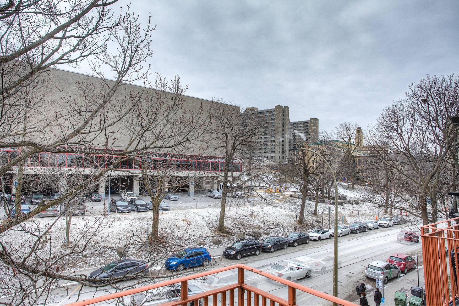 









2135


Boul. Édouard-Montpetit

, 6,
Montréal (Côte-des-Neiges/Notre-Dame-de-Grâce),




QC
H3T1J3

