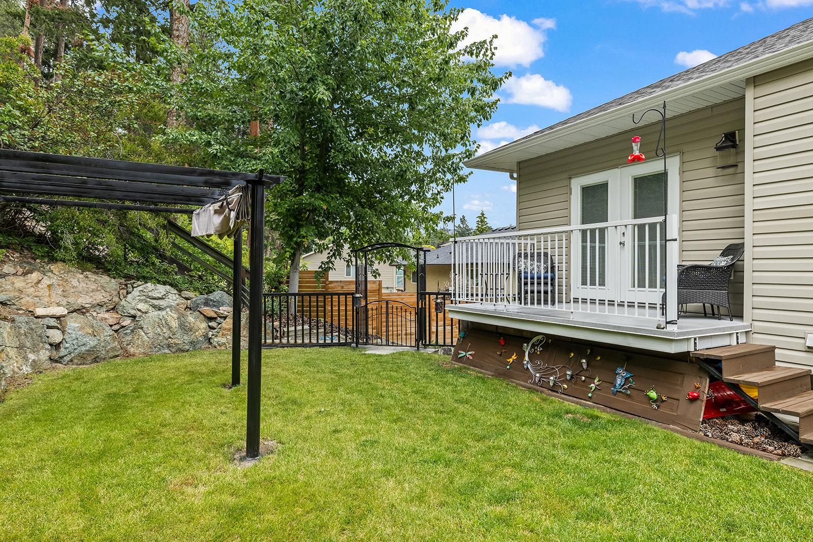 









5827


Victoria

Street,
Peachland,




BC
V0H 1X4

