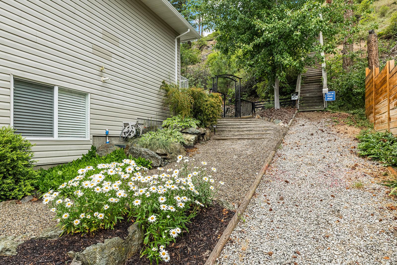 









5827


Victoria

Street,
Peachland,




BC
V0H 1X4

