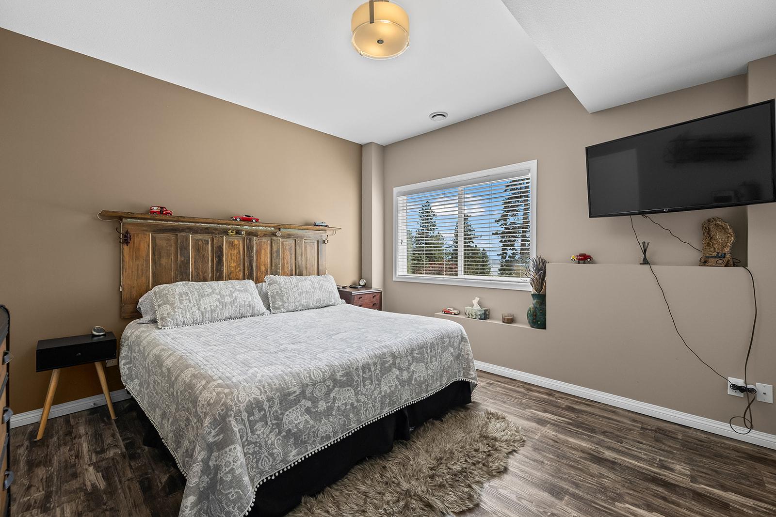 









5827


Victoria

Street,
Peachland,




BC
V0H 1X4

