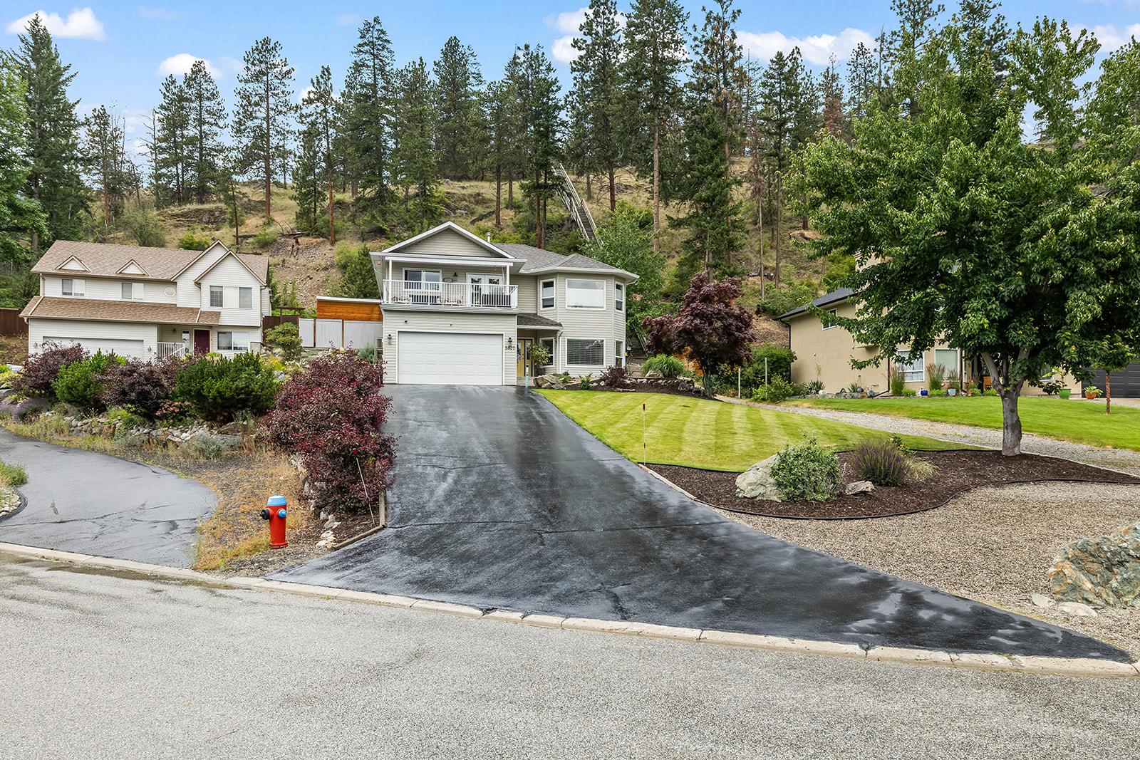 









5827


Victoria

Street,
Peachland,




BC
V0H 1X4

