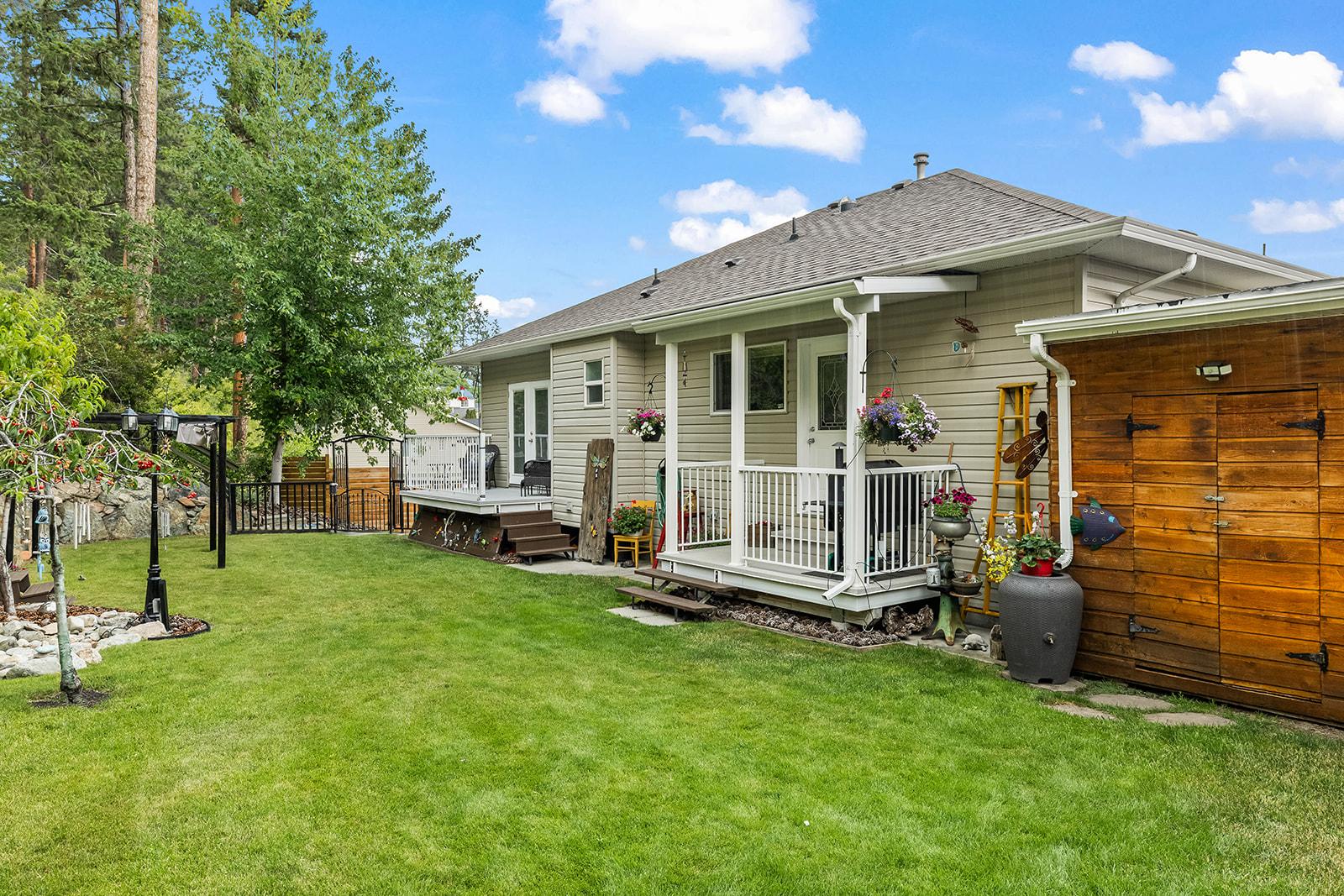 









5827


Victoria

Street,
Peachland,




BC
V0H 1X4

