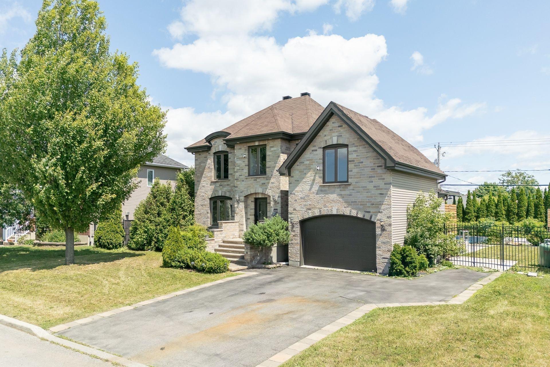 









111


Rue Jean-Paul-Lemieux

,
Notre-Dame-de-l'Île-Perrot,




QC
J7W1P4

