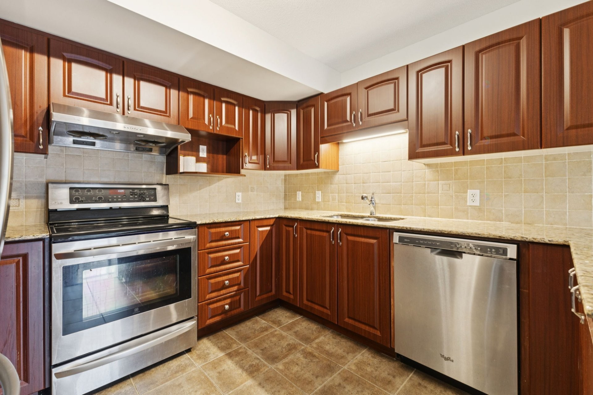 









97


Rue Ernest-Gaboury

, 101,
Gatineau (Gatineau),




QC
J8V0G2

