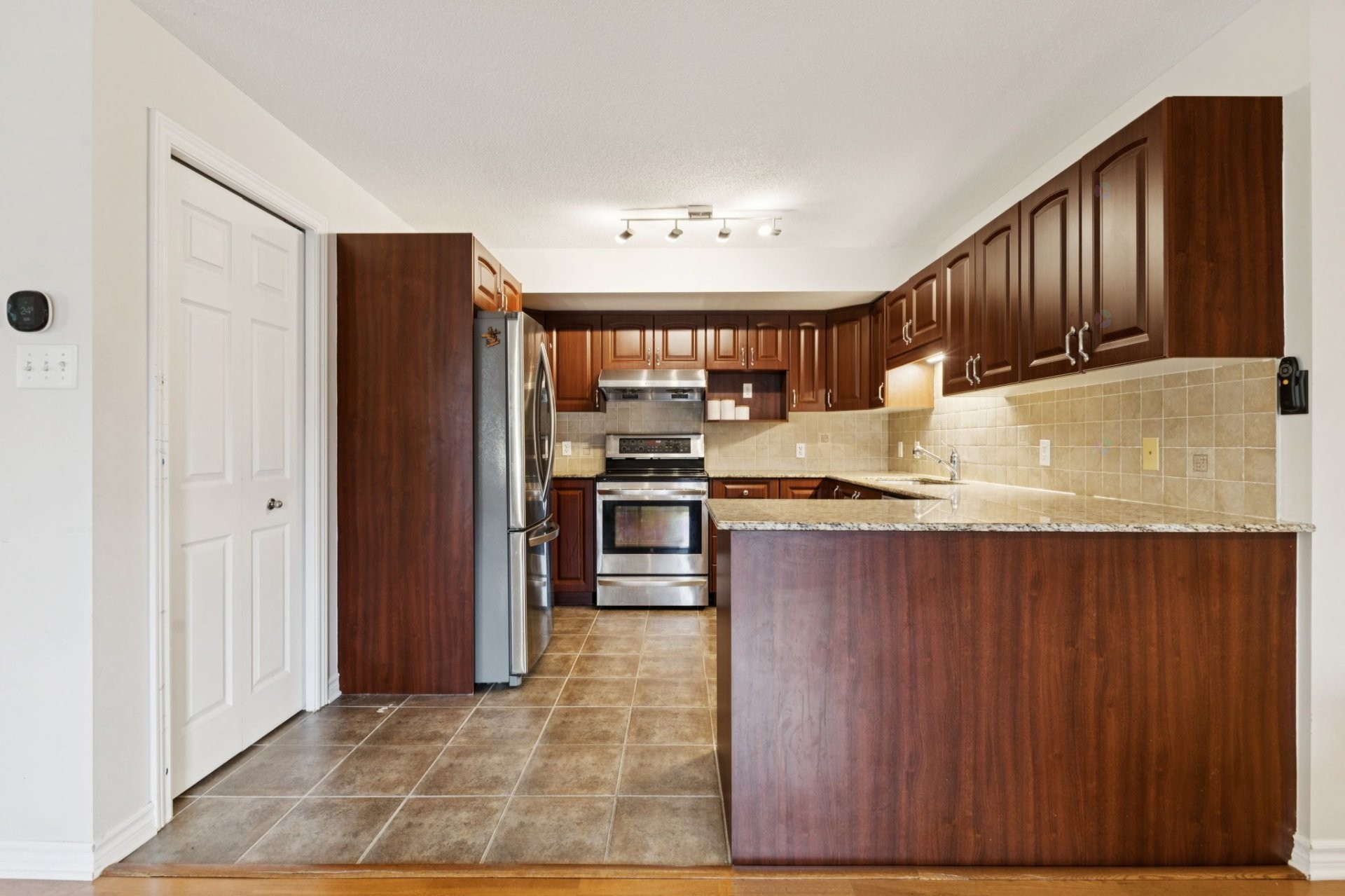 









97


Rue Ernest-Gaboury

, 101,
Gatineau (Gatineau),




QC
J8V0G2

