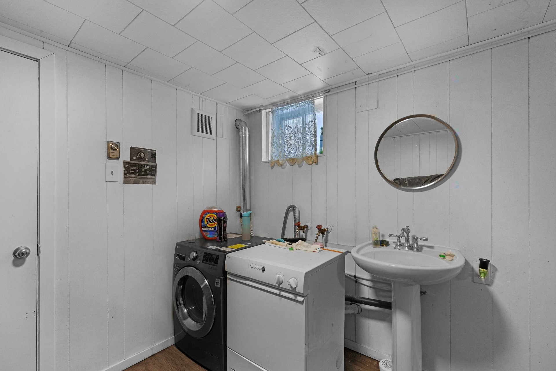 









470


Rue Ouimet

,
Montréal (Saint-Laurent),




QC
H4L3N8

