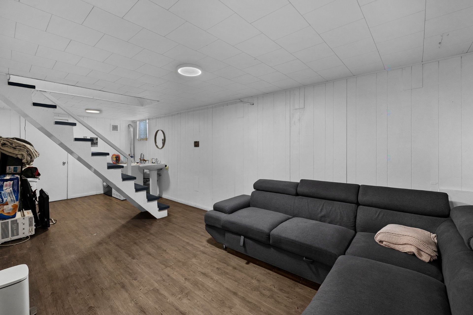 









470


Rue Ouimet

,
Montréal (Saint-Laurent),




QC
H4L3N8

