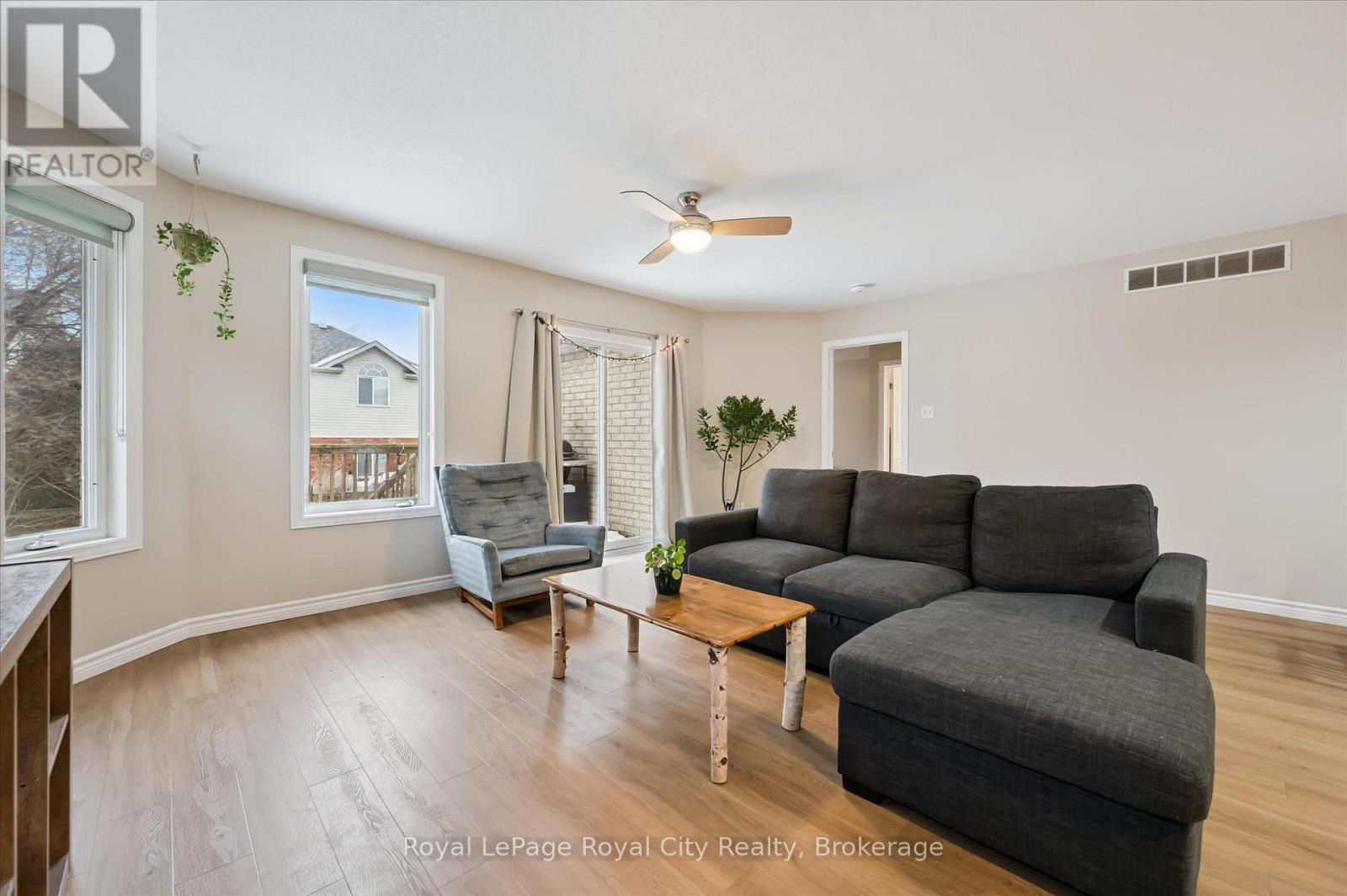 












45 BORLAND DRIVE

,
Guelph (Clairfields/Hanlon Business Park),




Ontario
N1G5B5

