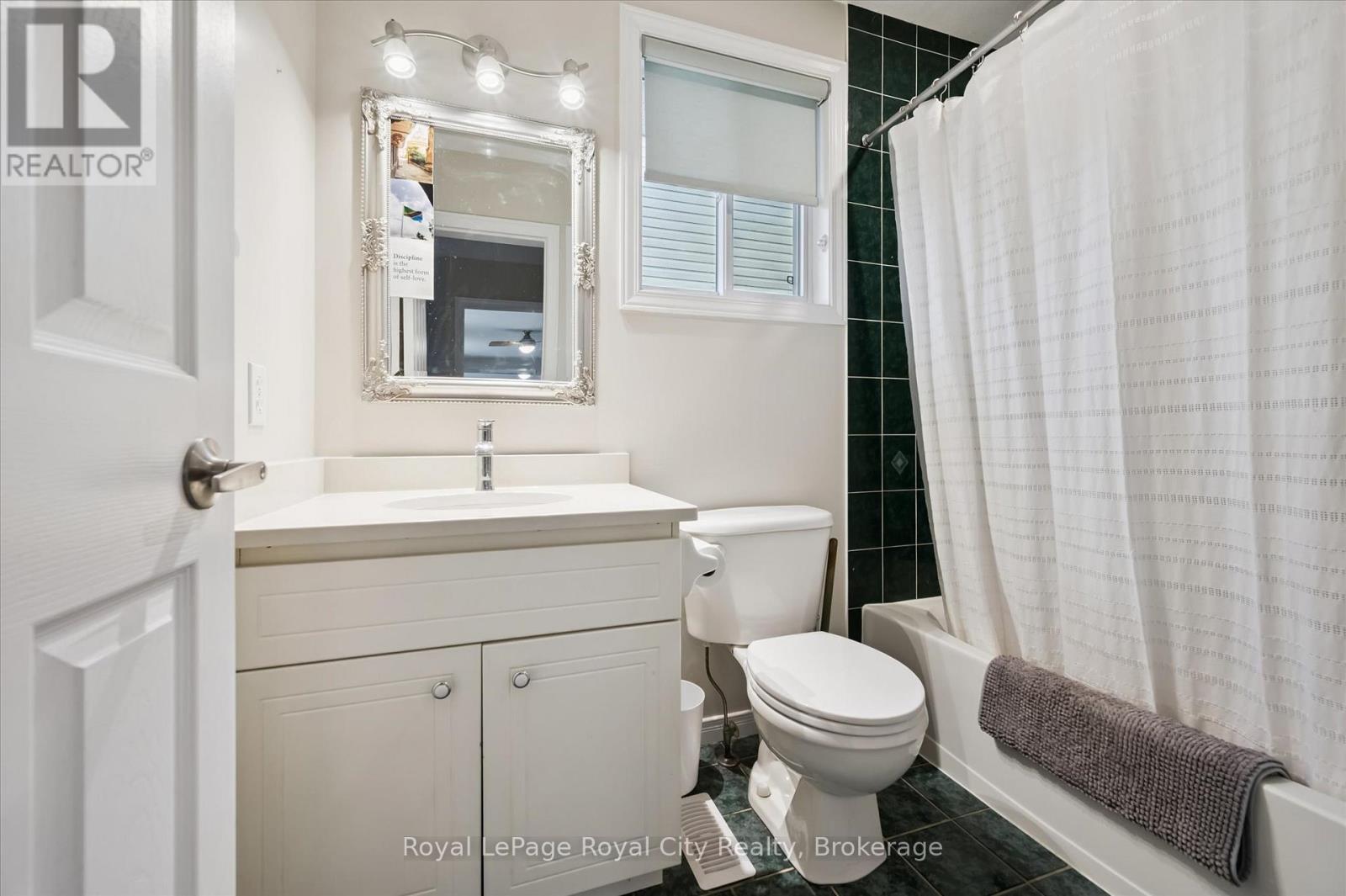 












45 BORLAND DRIVE

,
Guelph (Clairfields/Hanlon Business Park),




Ontario
N1G5B5

