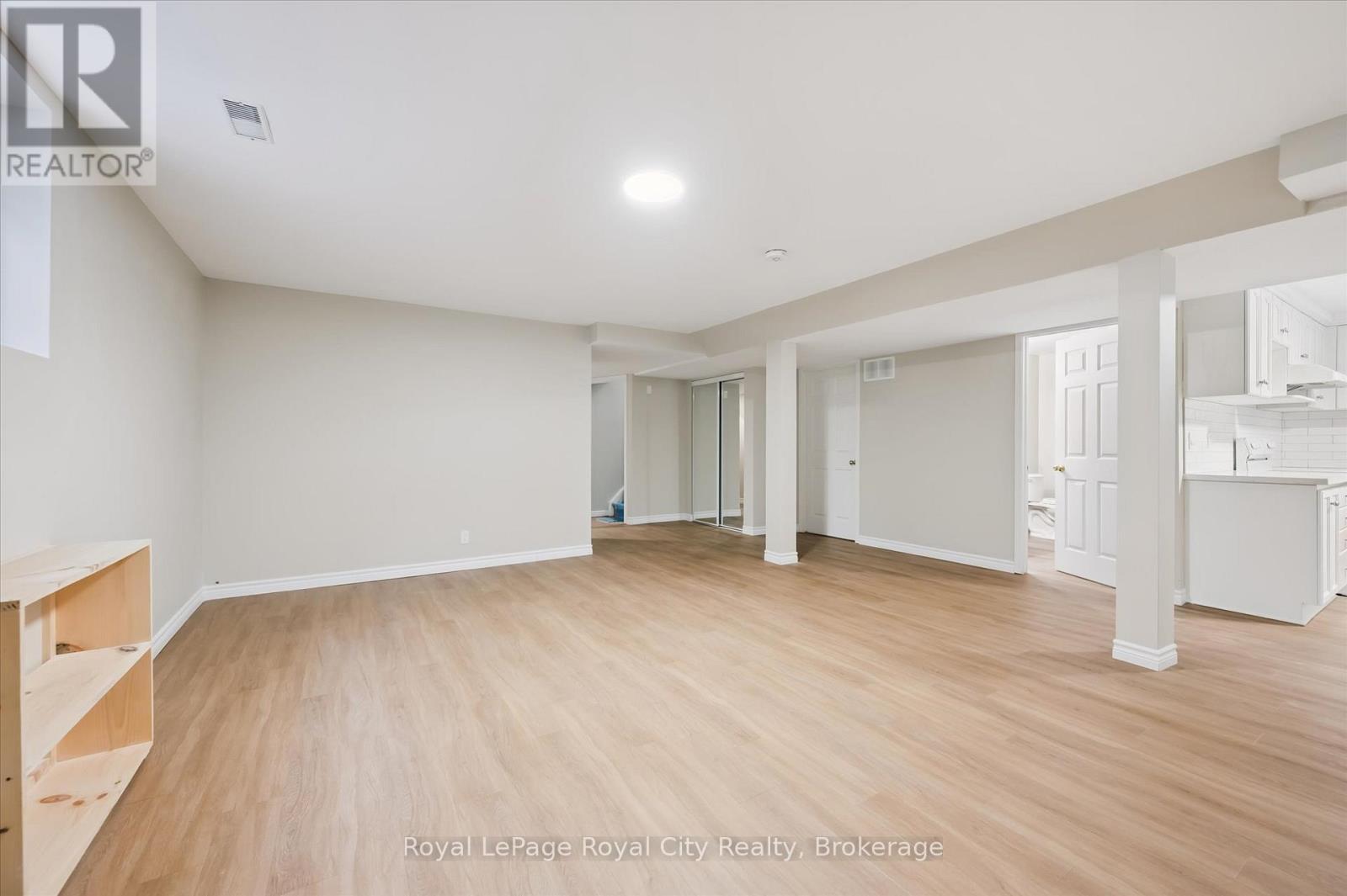 












45 BORLAND DRIVE

,
Guelph (Clairfields/Hanlon Business Park),




Ontario
N1G5B5

