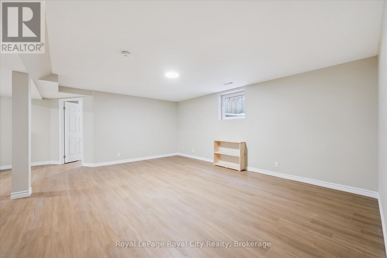 












45 BORLAND DRIVE

,
Guelph (Clairfields/Hanlon Business Park),




Ontario
N1G5B5

