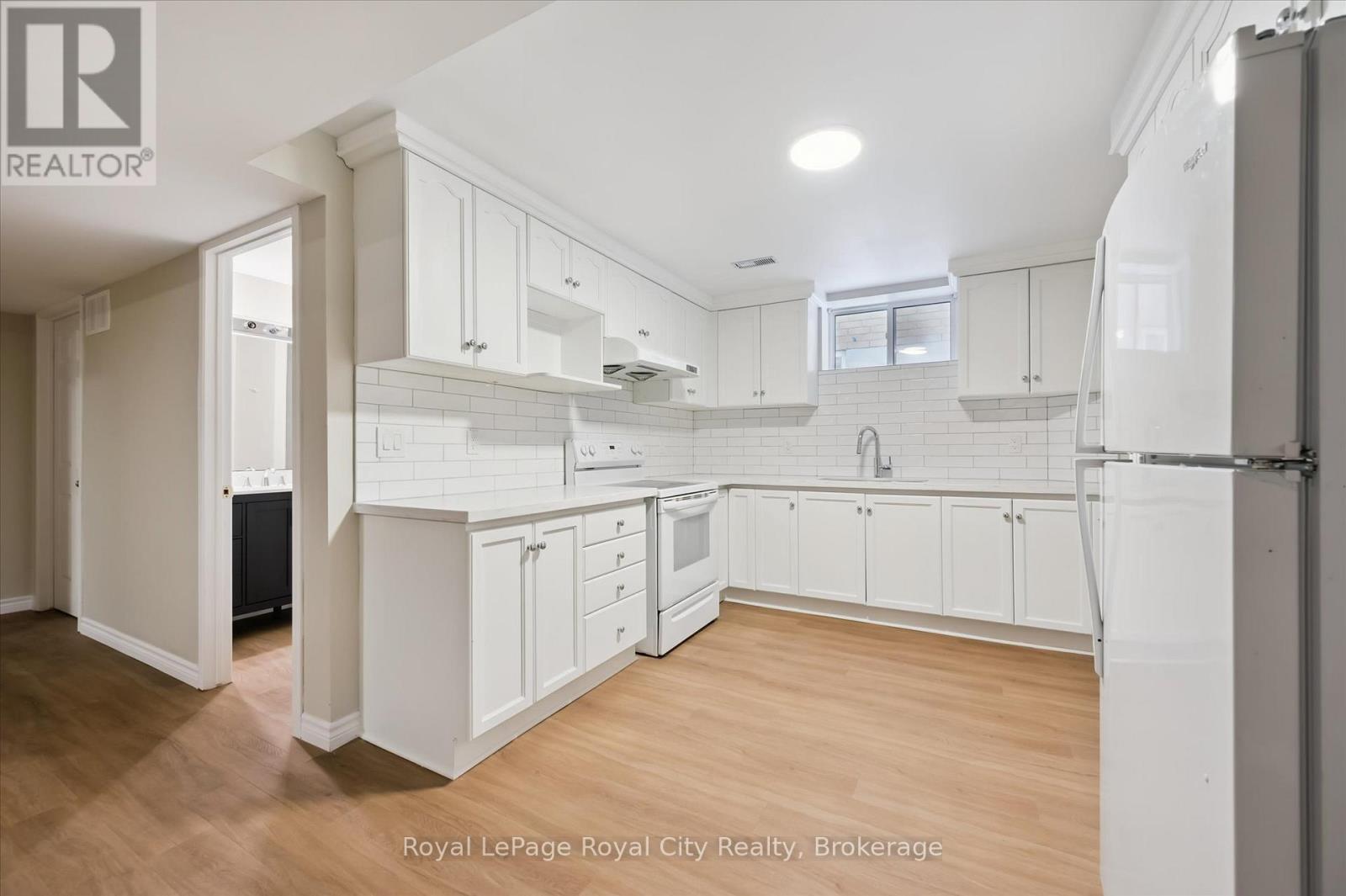 












45 BORLAND DRIVE

,
Guelph (Clairfields/Hanlon Business Park),




Ontario
N1G5B5

