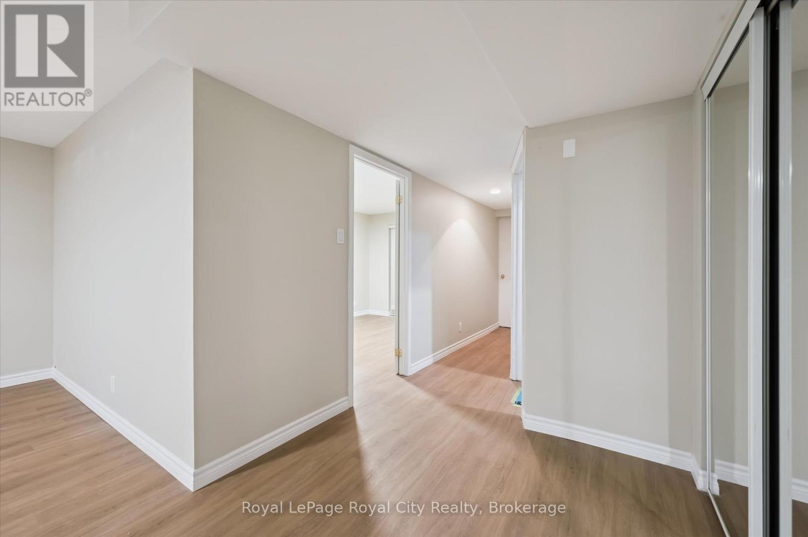 












45 BORLAND DRIVE

,
Guelph (Clairfields/Hanlon Business Park),




Ontario
N1G5B5

