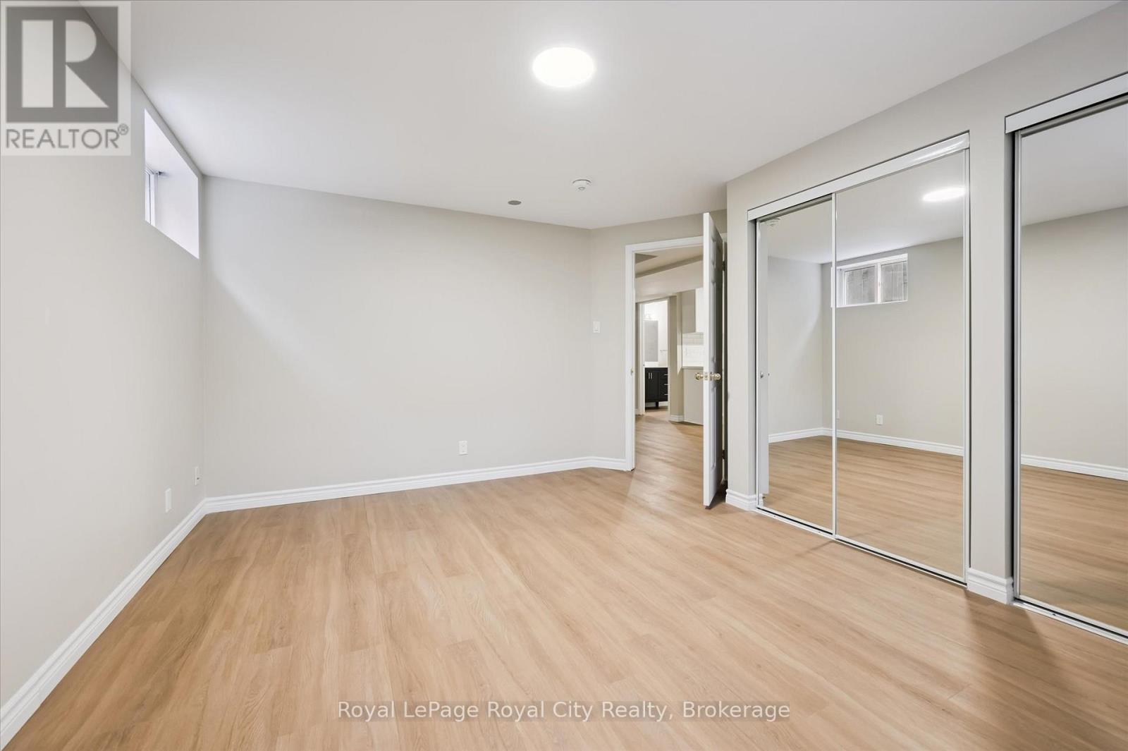 












45 BORLAND DRIVE

,
Guelph (Clairfields/Hanlon Business Park),




Ontario
N1G5B5

