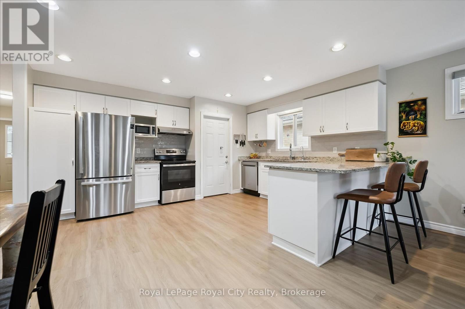 












45 BORLAND DRIVE

,
Guelph (Clairfields/Hanlon Business Park),




Ontario
N1G5B5

