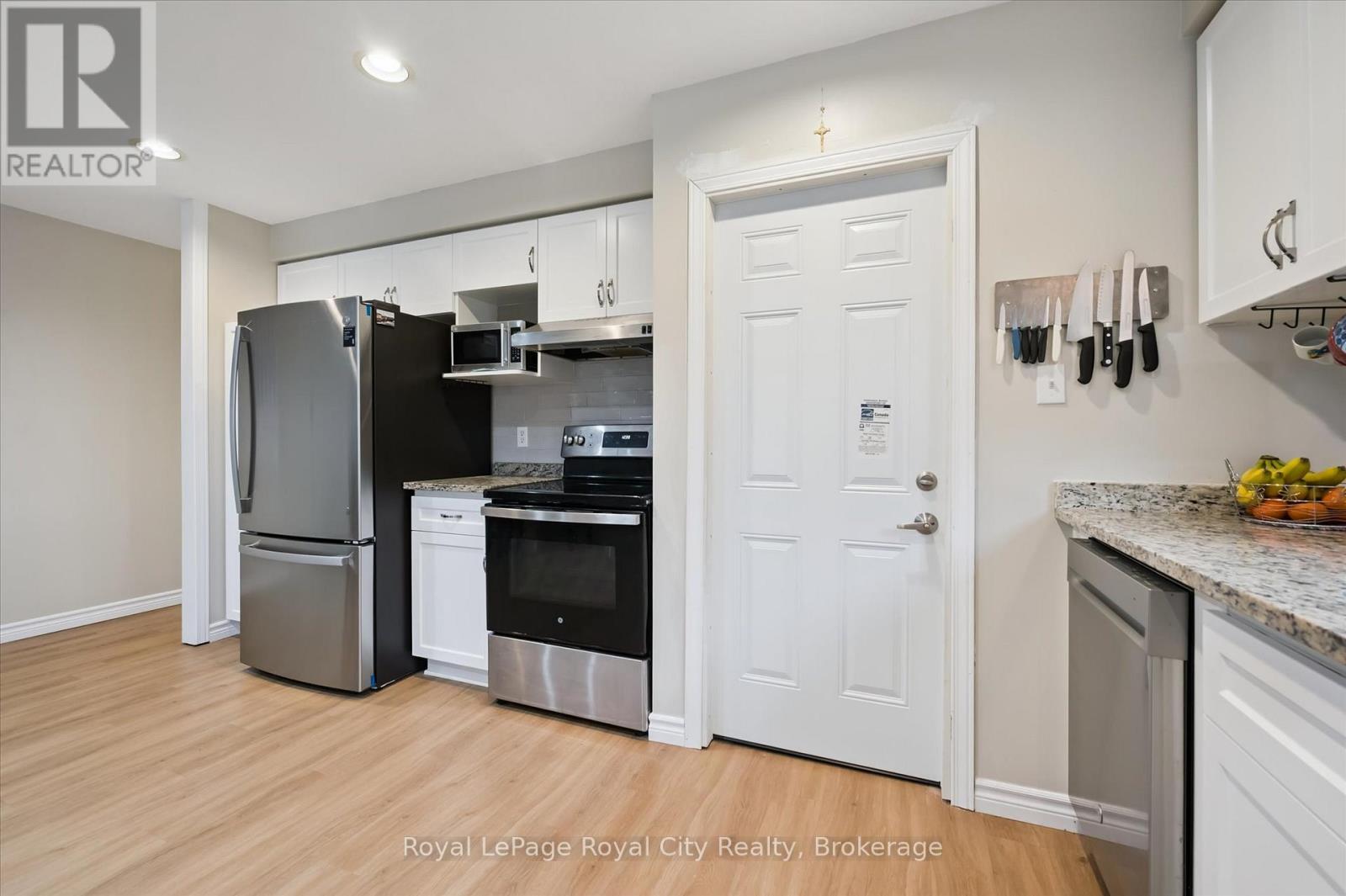 












45 BORLAND DRIVE

,
Guelph (Clairfields/Hanlon Business Park),




Ontario
N1G5B5

