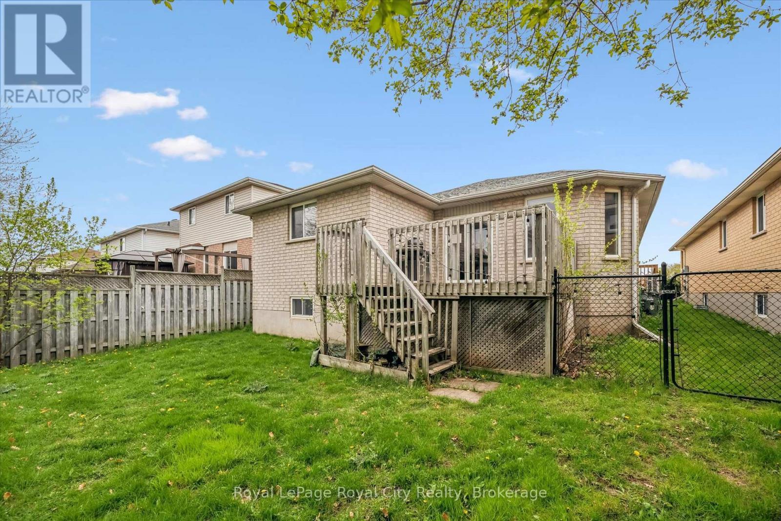 












45 BORLAND DRIVE

,
Guelph (Clairfields/Hanlon Business Park),




Ontario
N1G5B5


