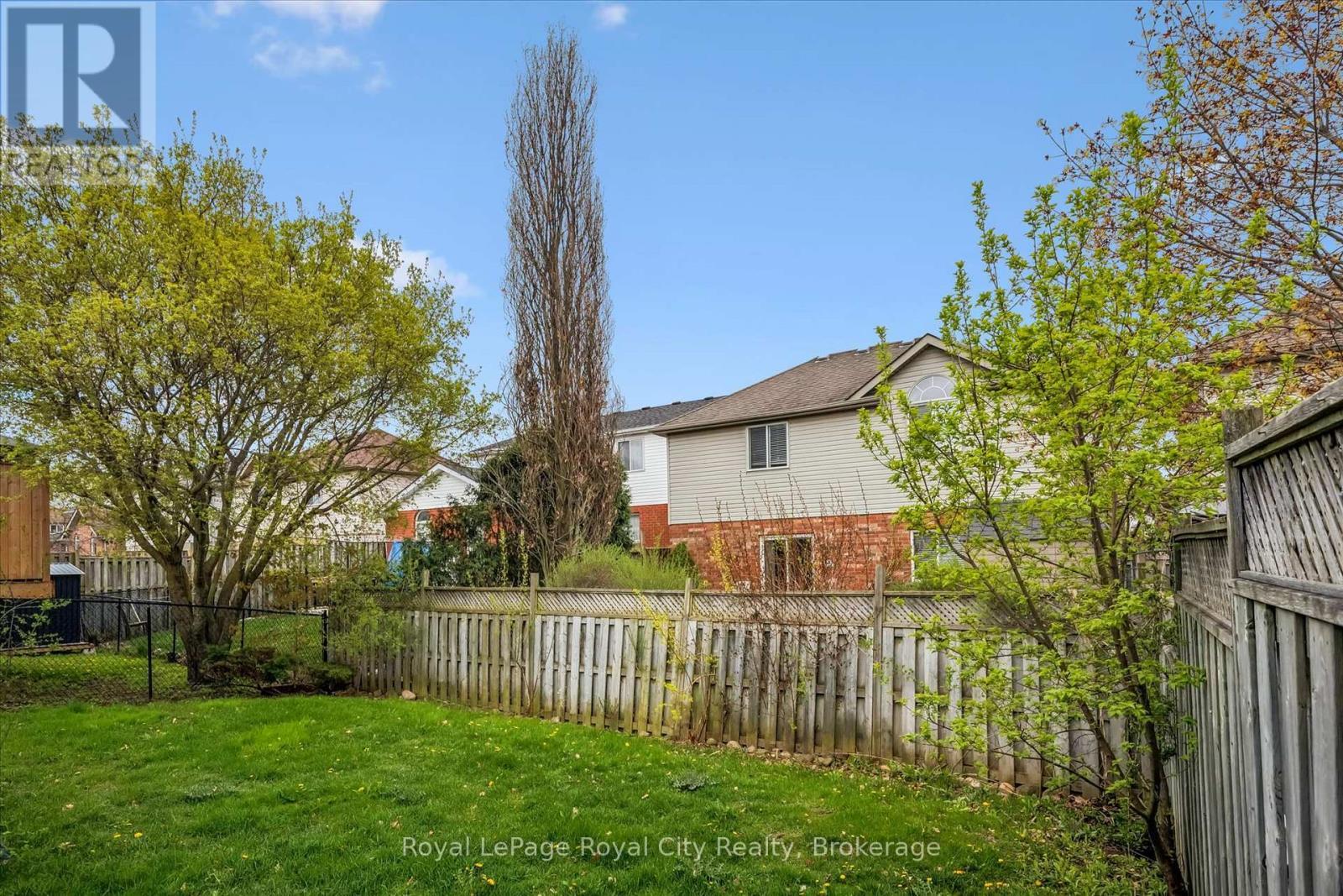 












45 BORLAND DRIVE

,
Guelph (Clairfields/Hanlon Business Park),




Ontario
N1G5B5

