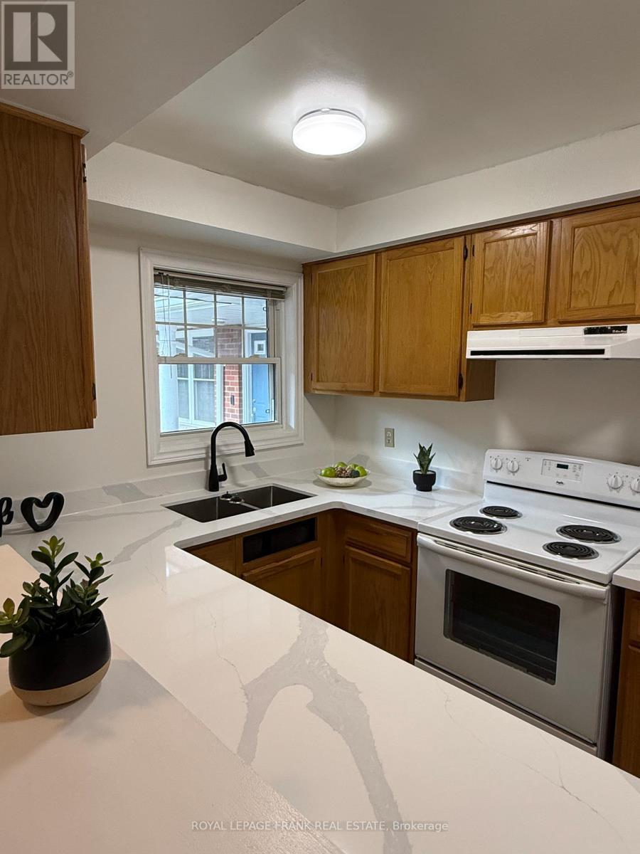 












A15 - 1651 NASH ROAD

,
Clarington (Courtice),




Ontario
L1E1S8

