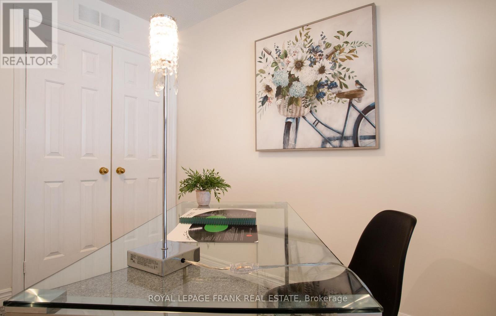 












A15 - 1651 NASH ROAD

,
Clarington (Courtice),




Ontario
L1E1S8

