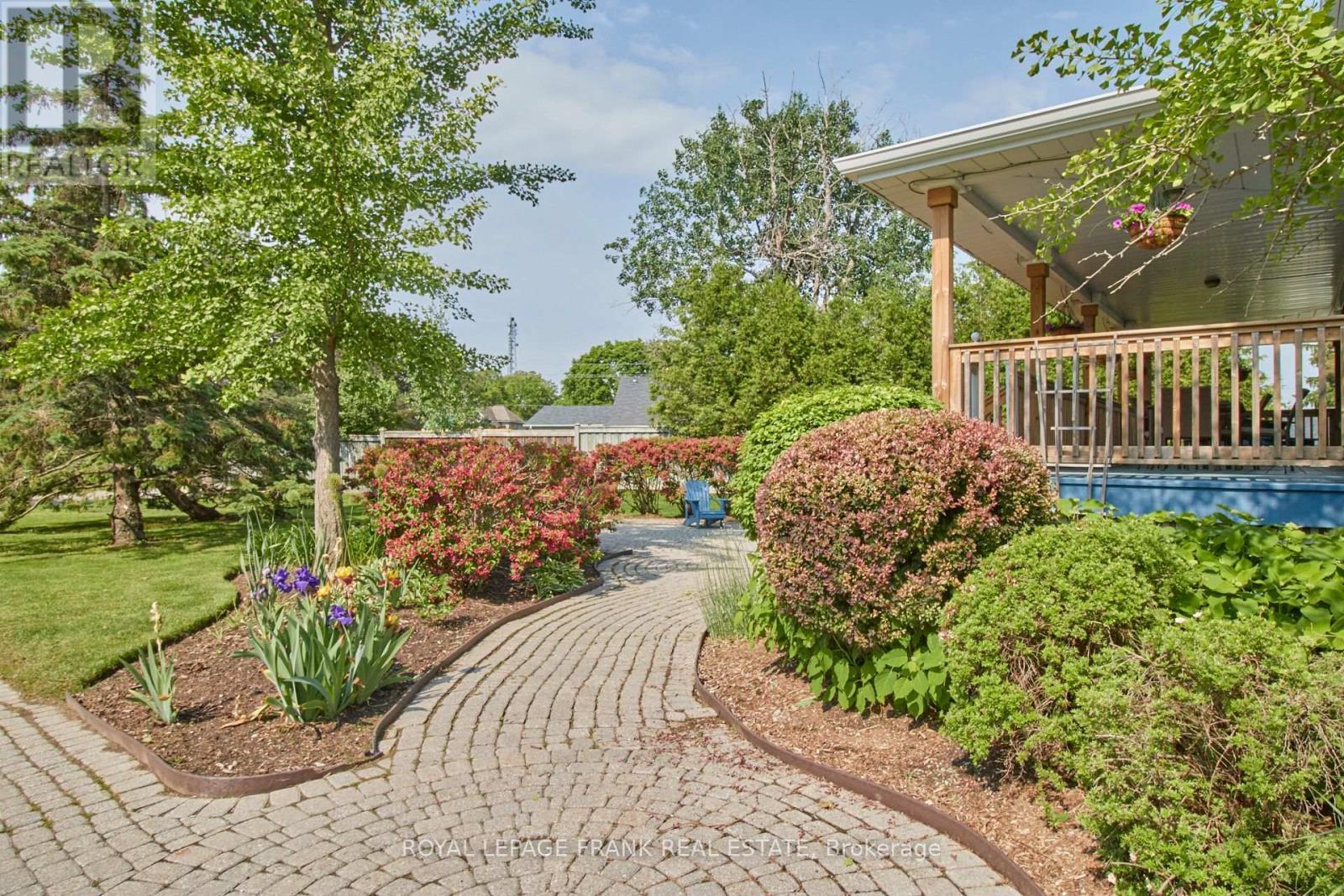 












A15 - 1651 NASH ROAD

,
Clarington (Courtice),




Ontario
L1E1S8

