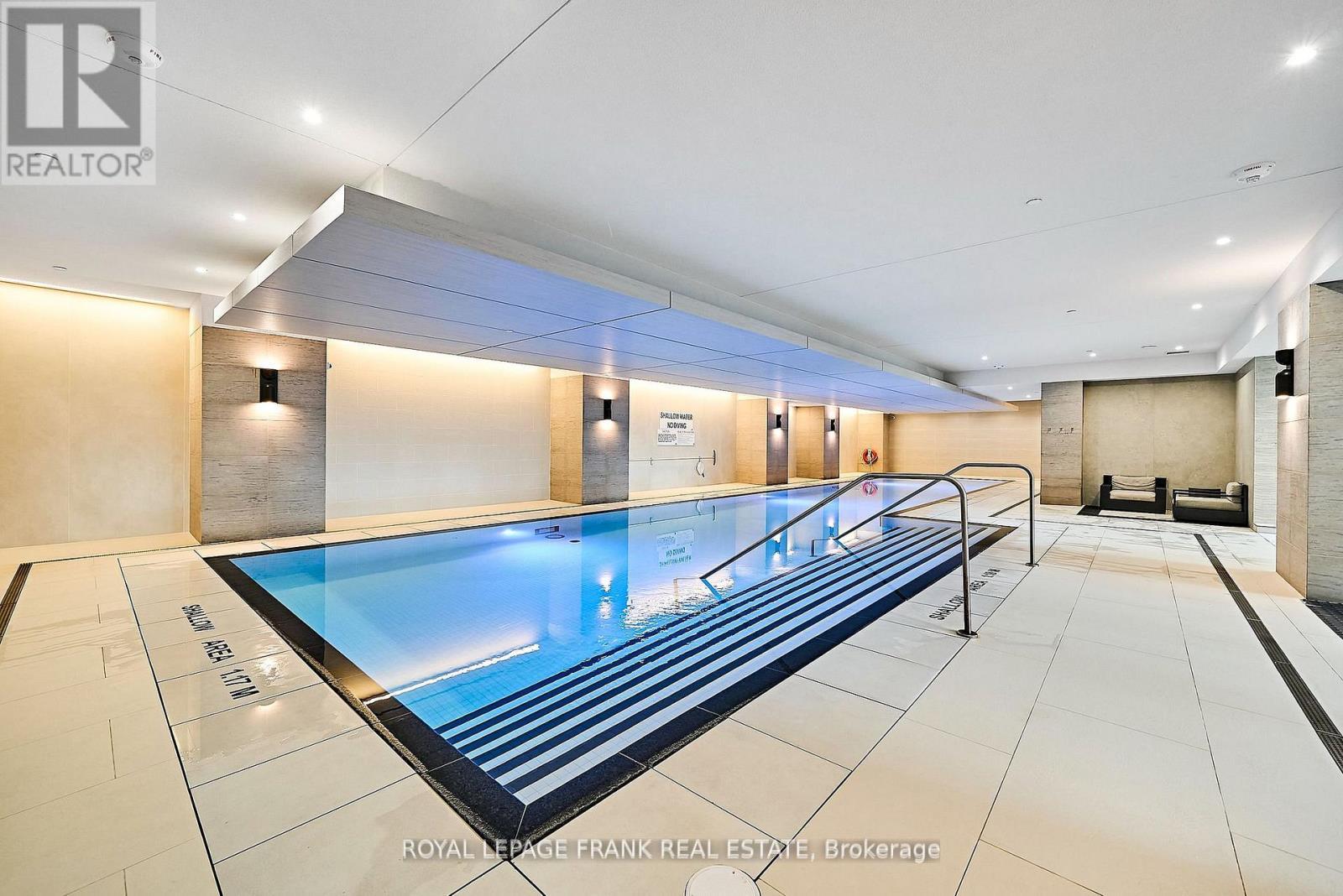 












2005 - 188 CUMBERLAND STREET

,
Toronto (Annex),




Ontario
M5R0B6

