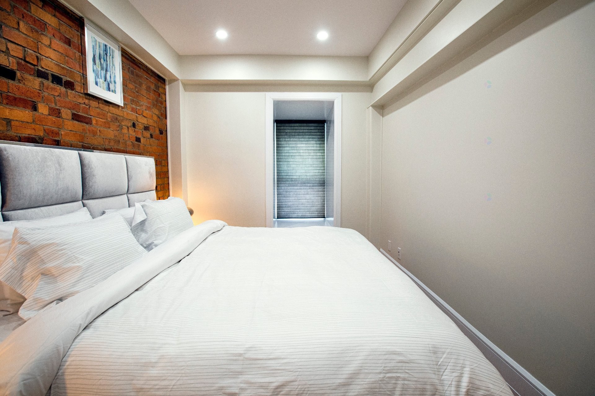 









1944


Rue Tupper

,
Montréal (Ville-Marie),




QC
H3H1N5

