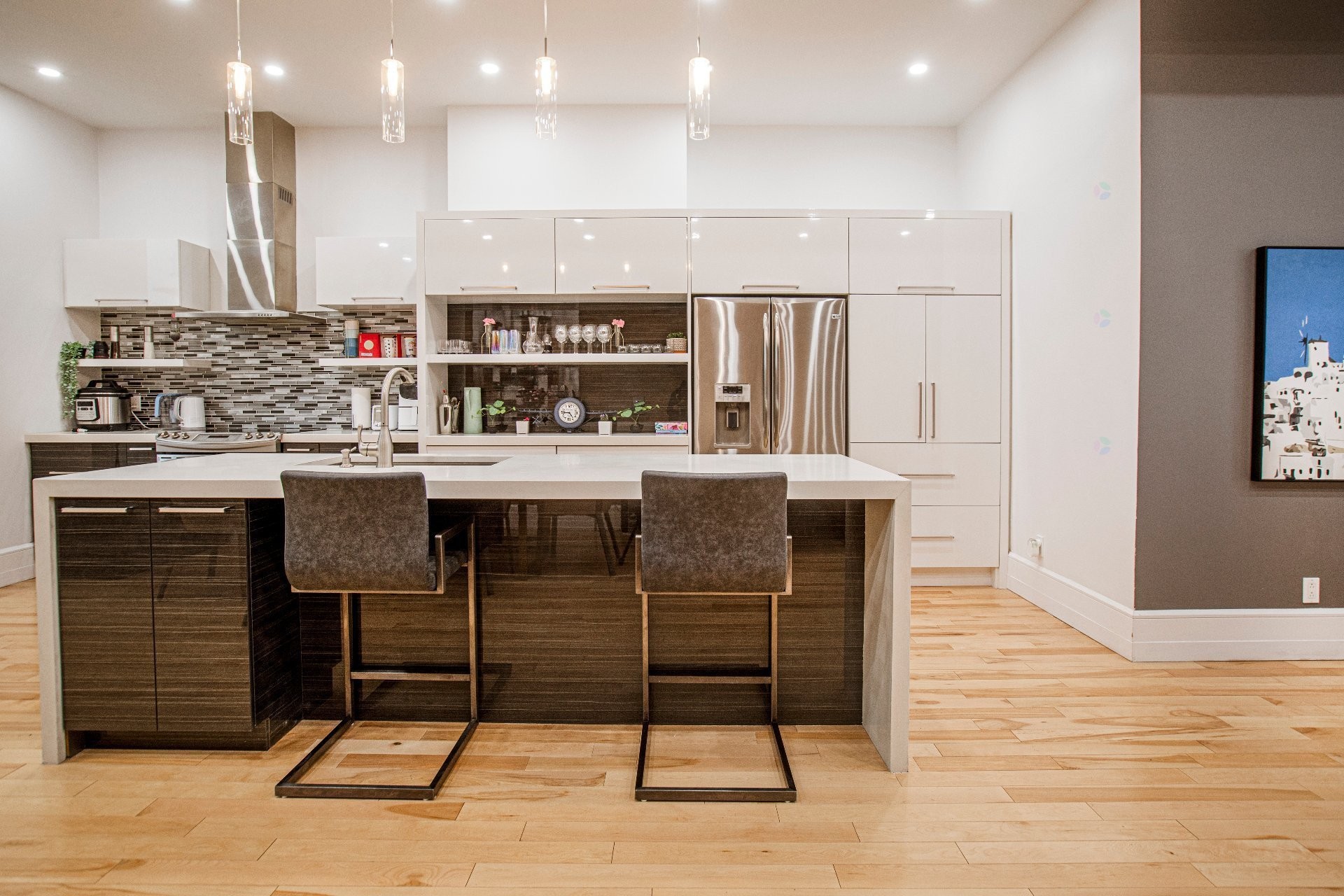 









1944


Rue Tupper

,
Montréal (Ville-Marie),




QC
H3H1N5

