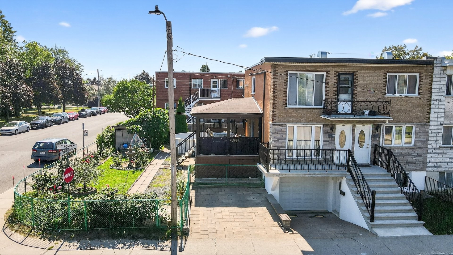 









6960

 - 6964


Av. Rondeau

,
Montréal (Anjou),




QC
H1K2P2

