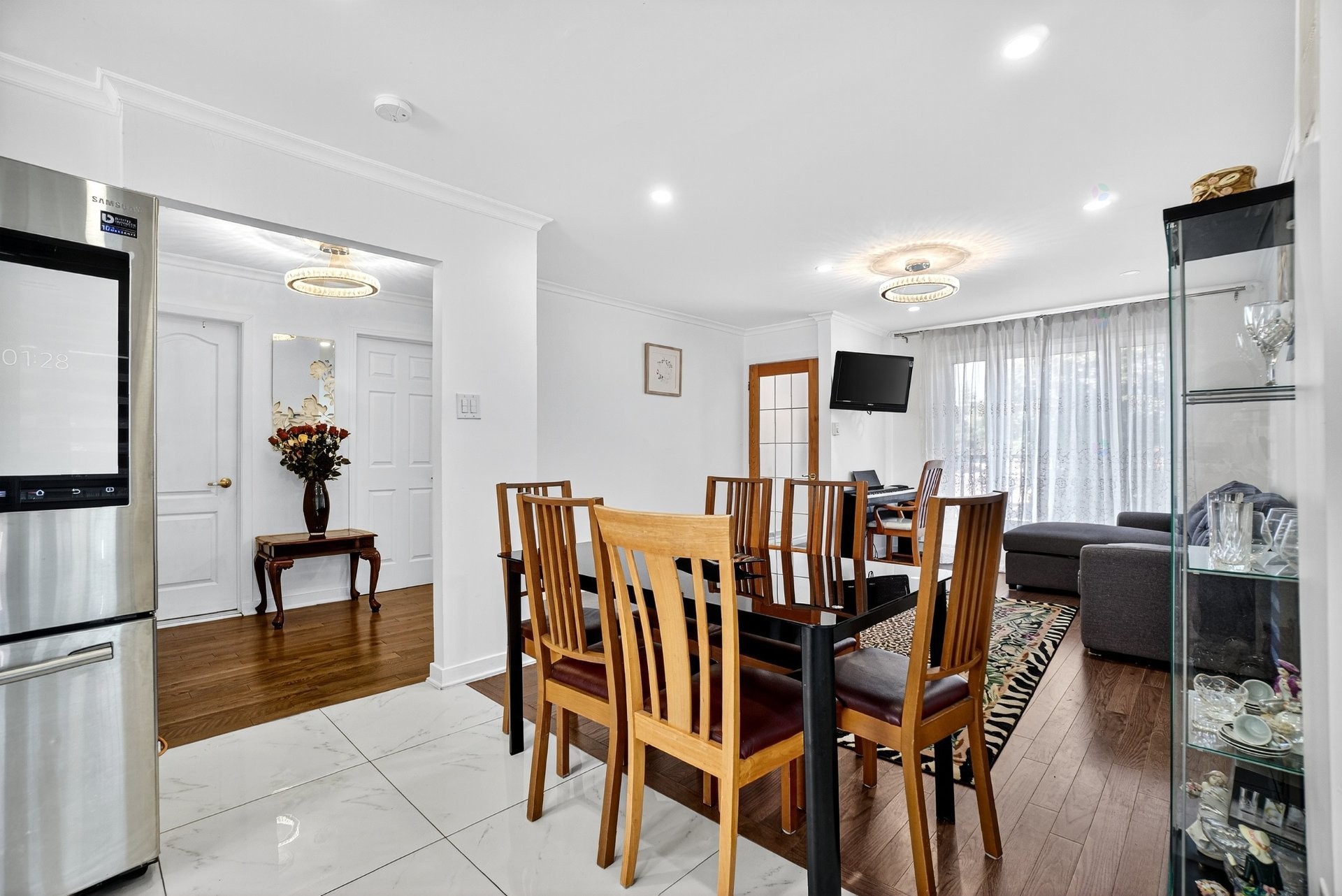 









6960

 - 6964


Av. Rondeau

,
Montréal (Anjou),




QC
H1K2P2

