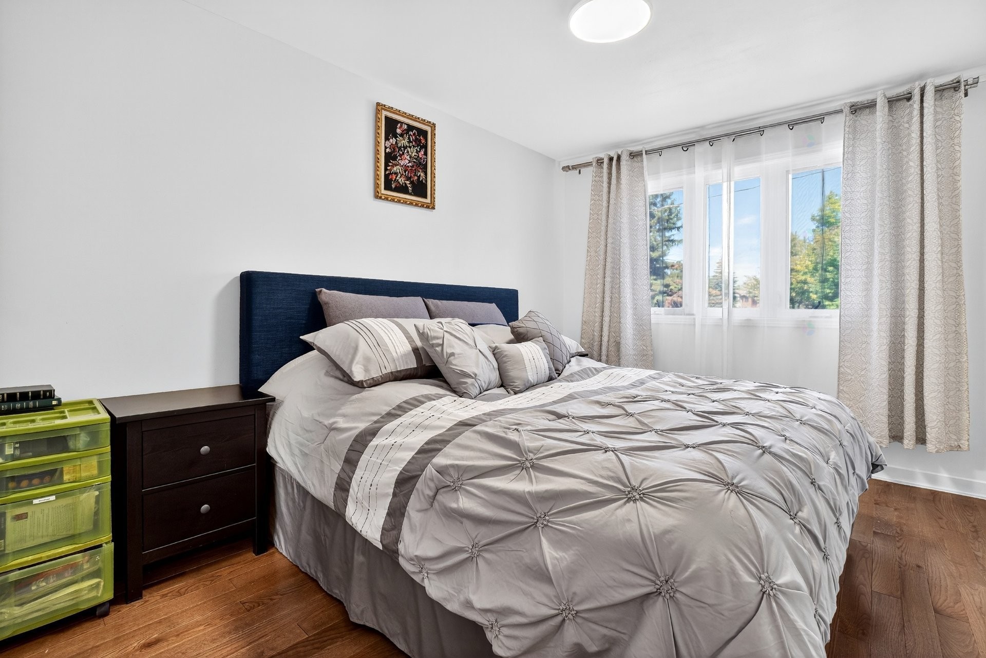 









6960

 - 6964


Av. Rondeau

,
Montréal (Anjou),




QC
H1K2P2

