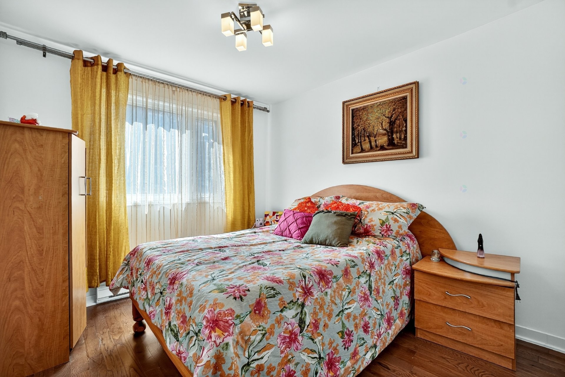 









6960

 - 6964


Av. Rondeau

,
Montréal (Anjou),




QC
H1K2P2

