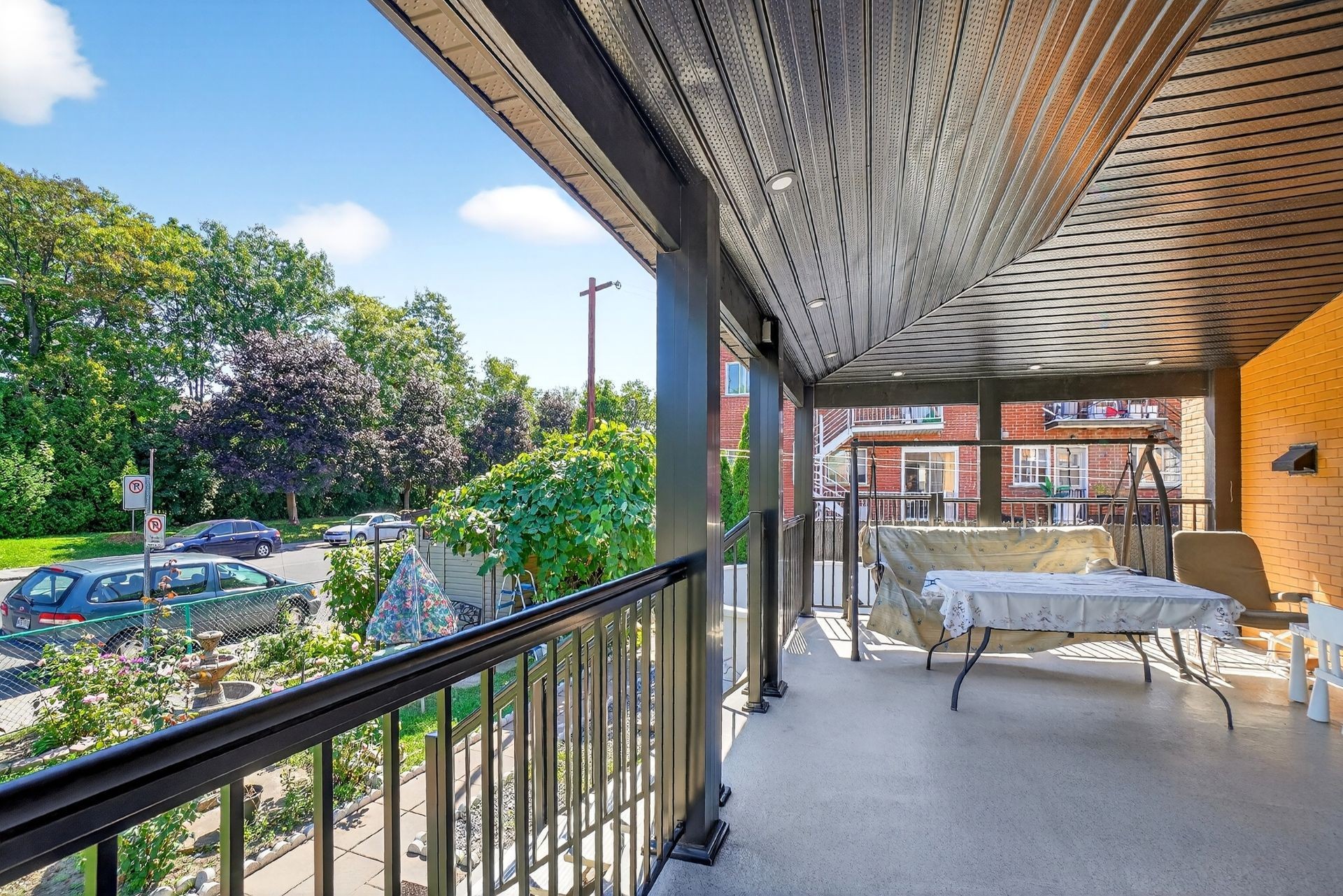 









6960

 - 6964


Av. Rondeau

,
Montréal (Anjou),




QC
H1K2P2

