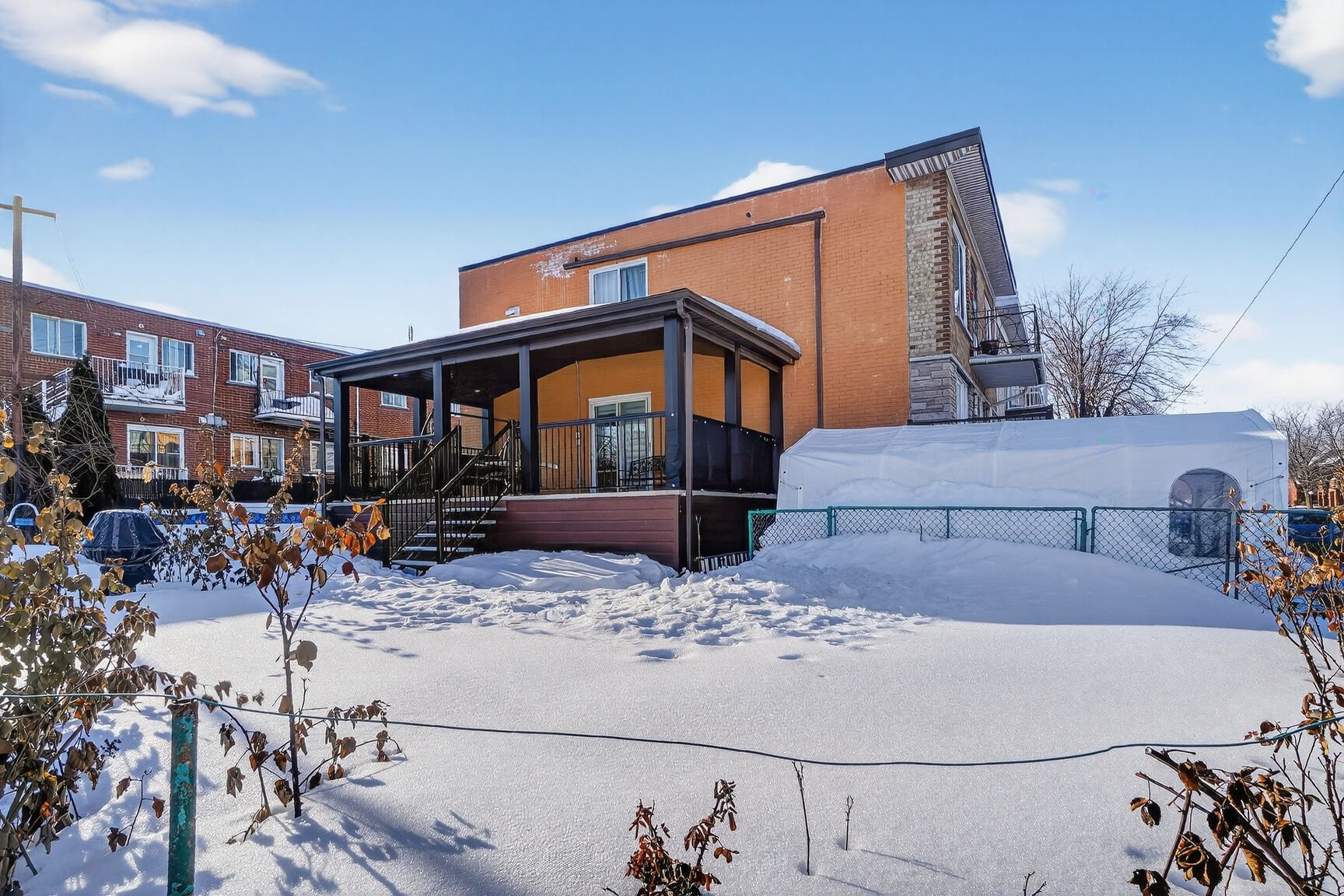 









6960

 - 6964


Av. Rondeau

,
Montréal (Anjou),




QC
H1K2P2

