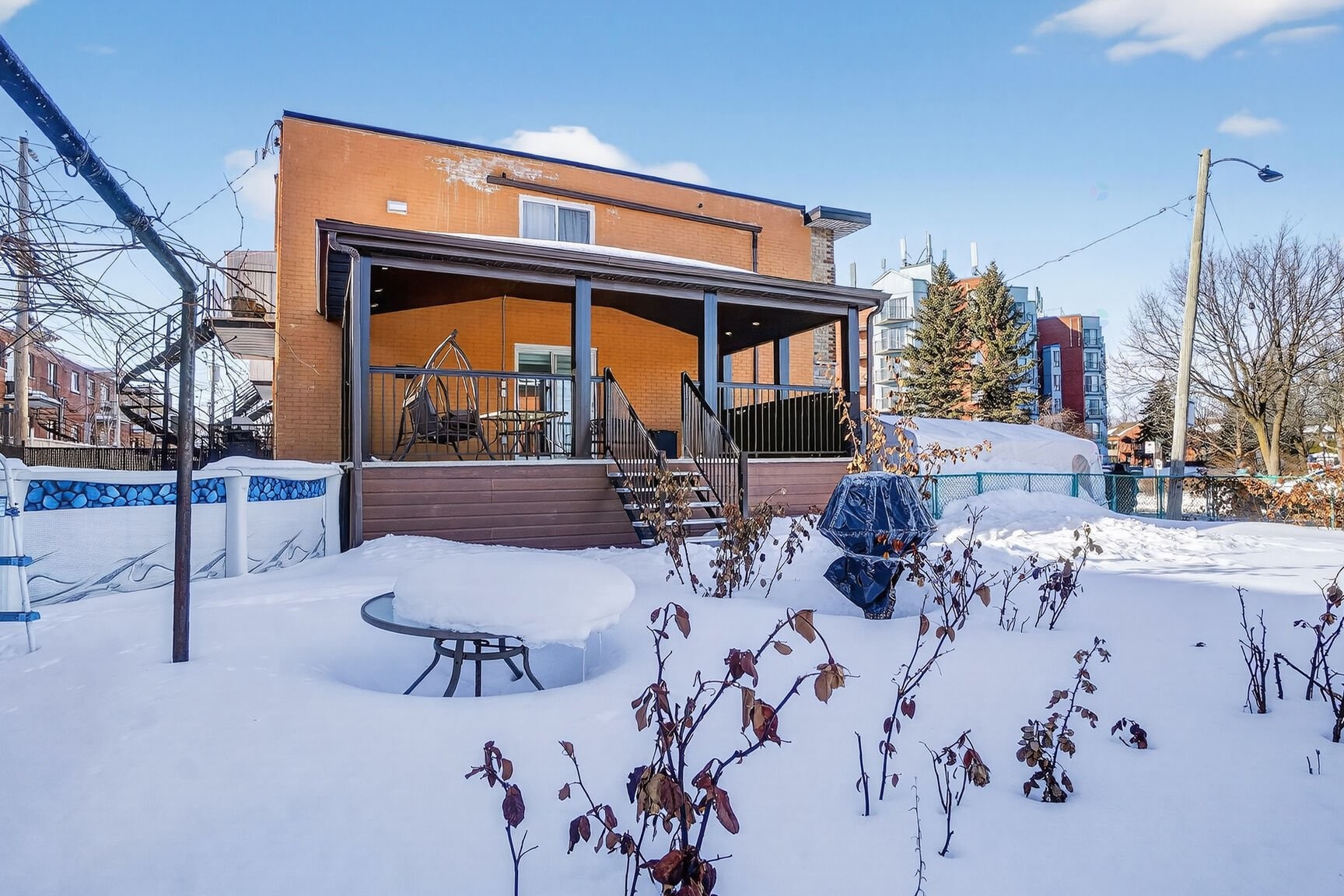 









6960

 - 6964


Av. Rondeau

,
Montréal (Anjou),




QC
H1K2P2

