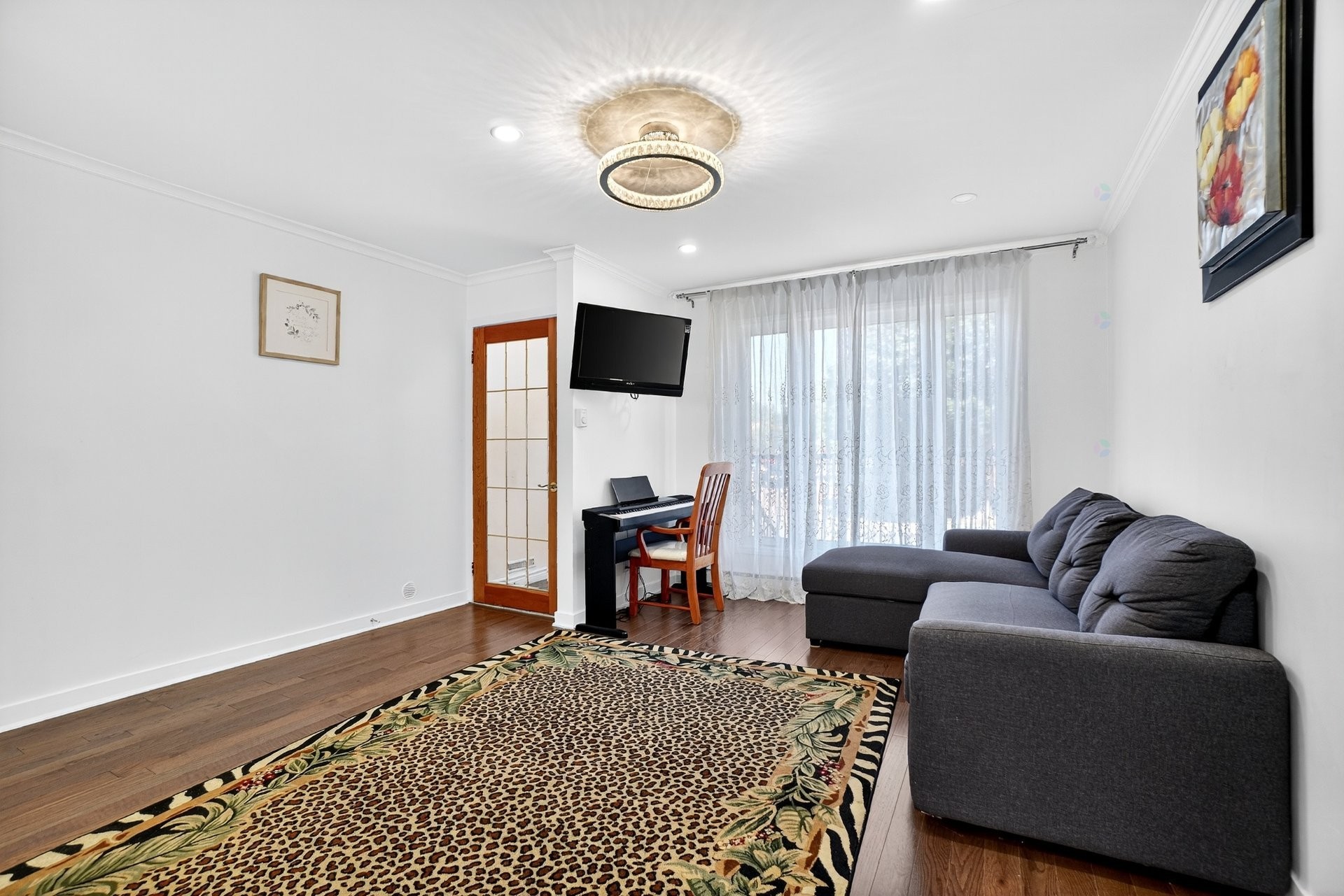 









6960

 - 6964


Av. Rondeau

,
Montréal (Anjou),




QC
H1K2P2

