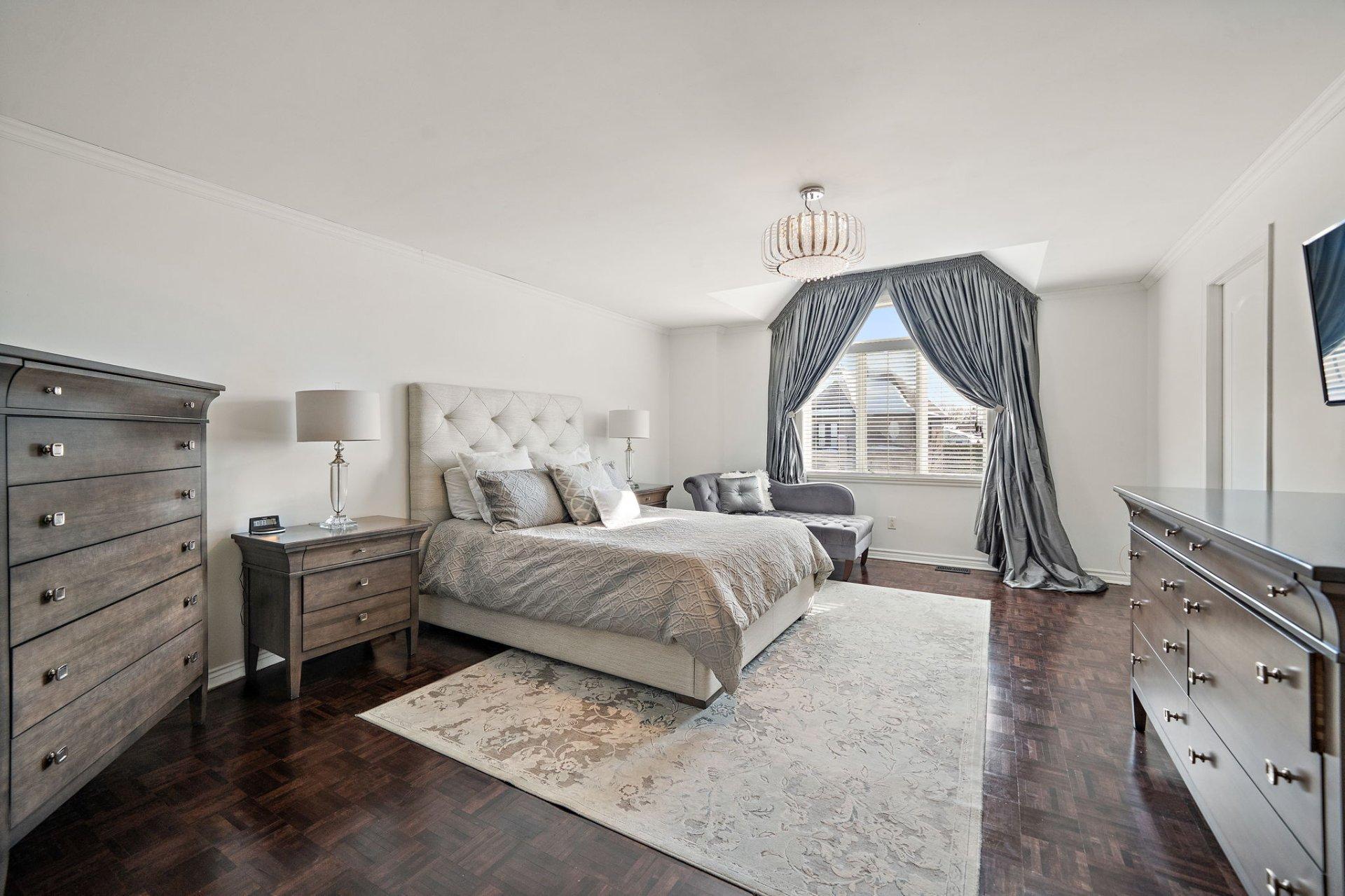 









389


Rue Cézanne

,
Dollard-des-Ormeaux,




QC
H9A3J5

