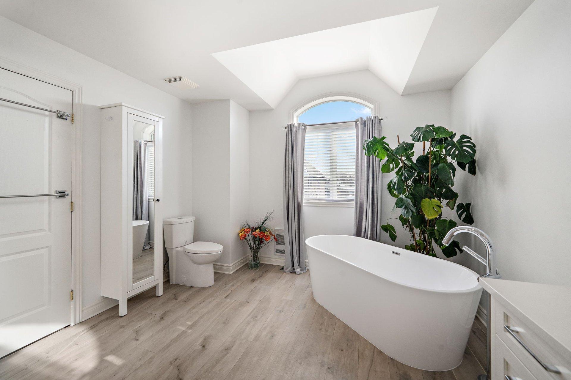 









389


Rue Cézanne

,
Dollard-des-Ormeaux,




QC
H9A3J5

