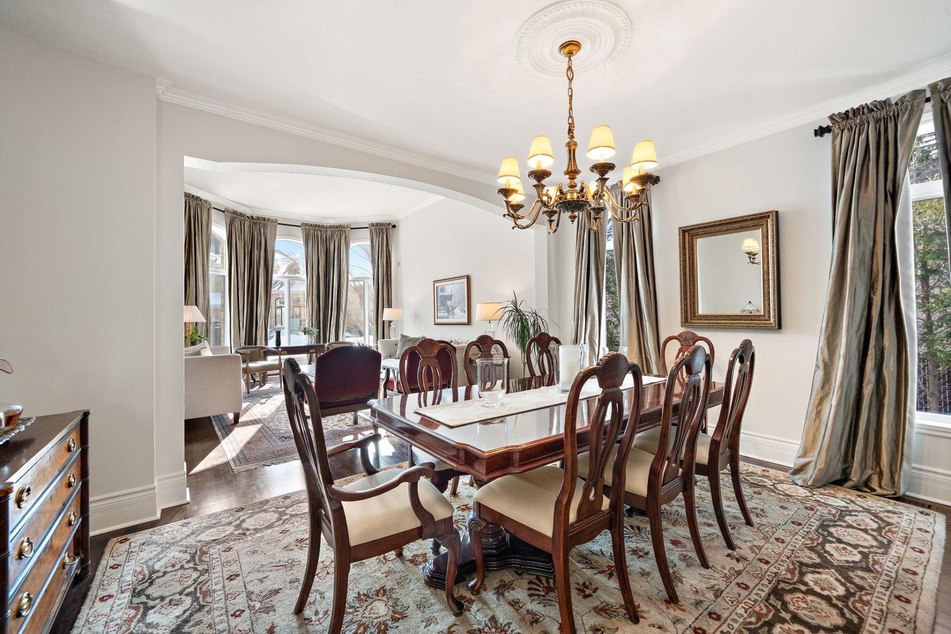 









389


Rue Cézanne

,
Dollard-des-Ormeaux,




QC
H9A3J5

