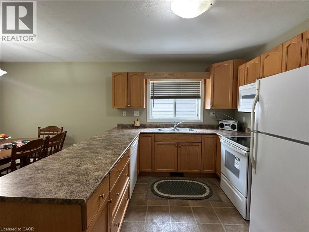 












154 FOREST Street E

,
Dunnville,




Ontario
N1A1C1

