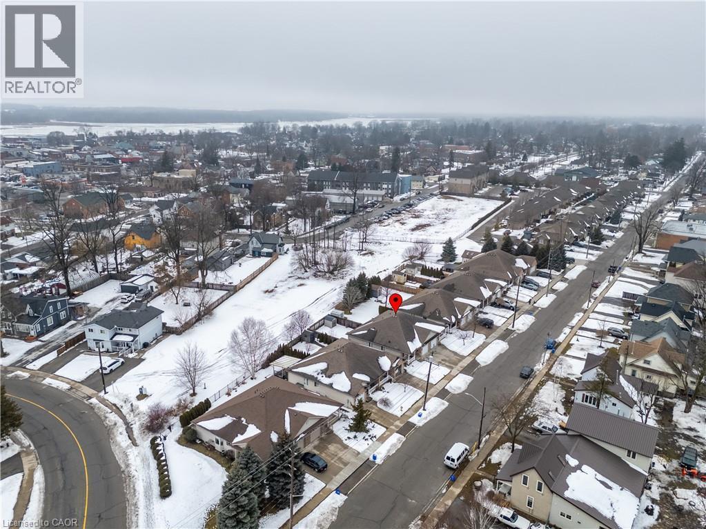 












154 FOREST Street E

,
Dunnville,




Ontario
N1A1C1

