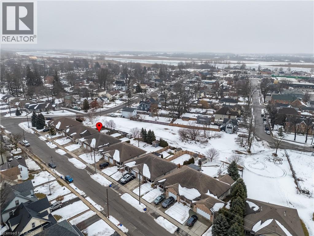 












154 FOREST Street E

,
Dunnville,




Ontario
N1A1C1

