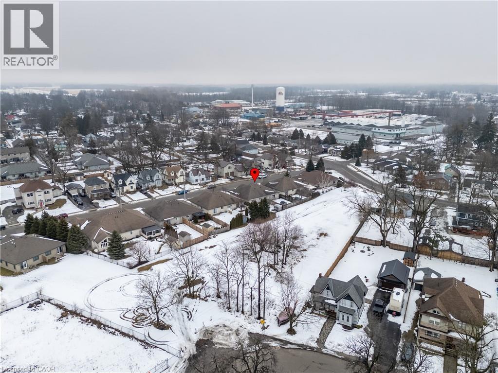 












154 FOREST Street E

,
Dunnville,




Ontario
N1A1C1

