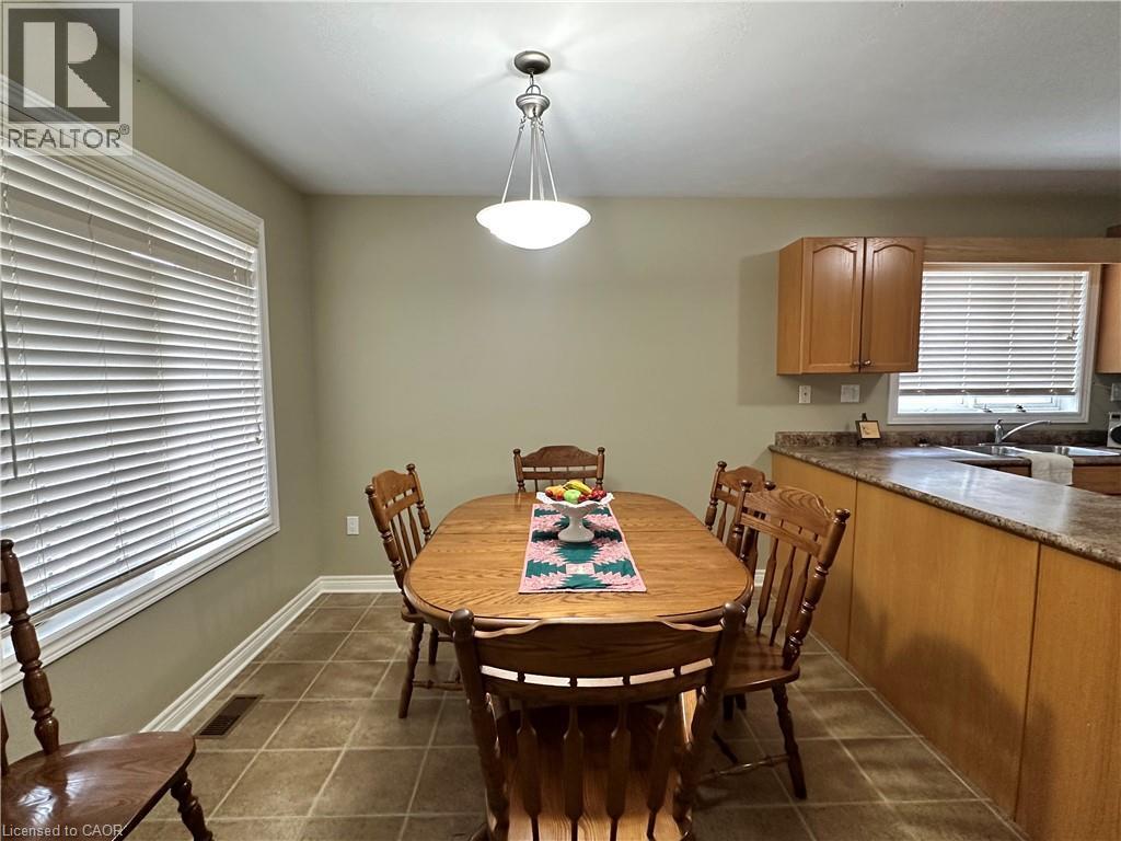 












154 FOREST Street E

,
Dunnville,




Ontario
N1A1C1

