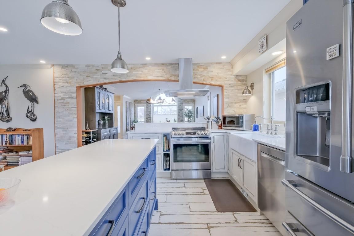 









595


Yates

Road, 419,
Kelowna,




BC
v1V 1P8

